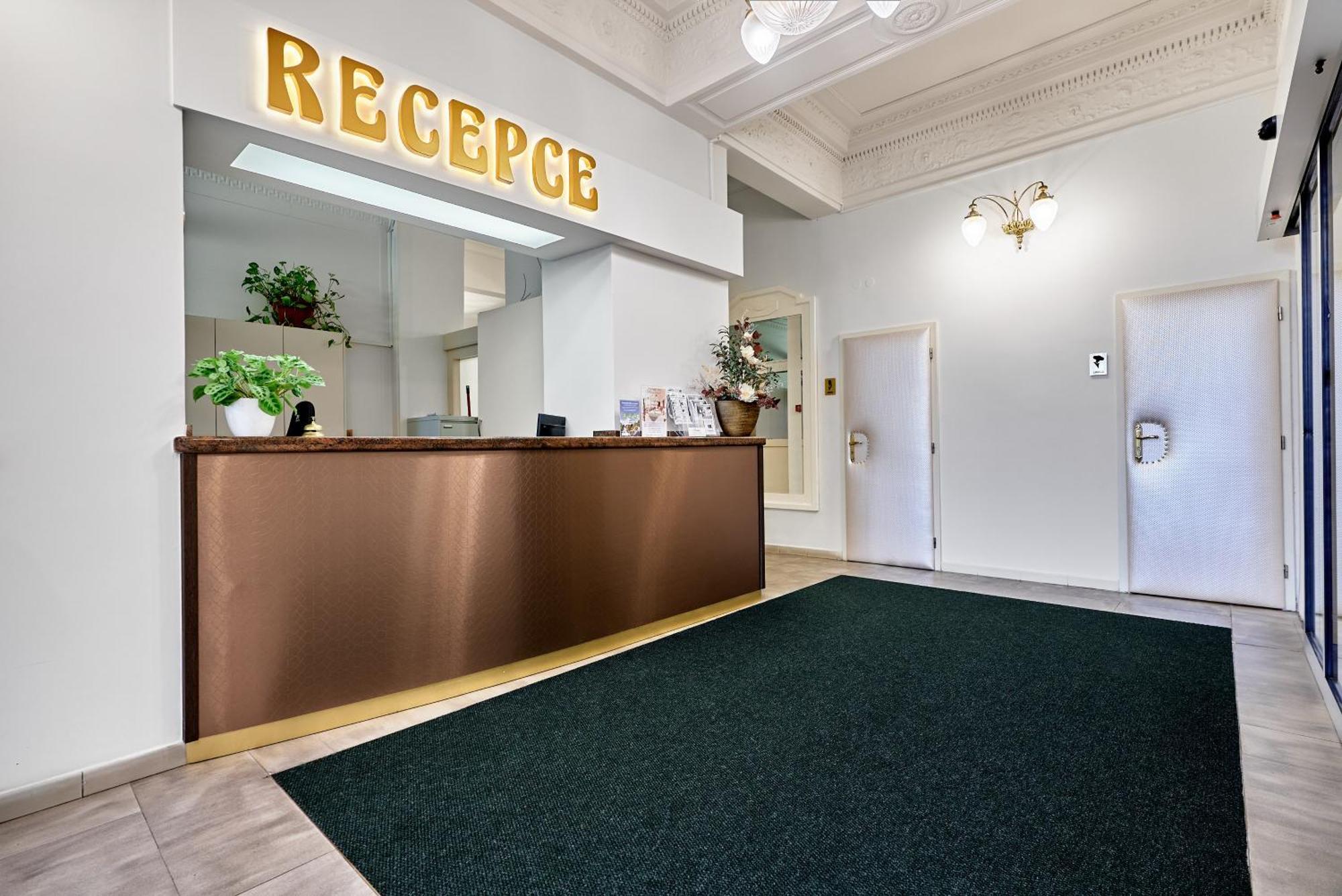 Hotel Maxim Марианске-Лазне Экстерьер фото